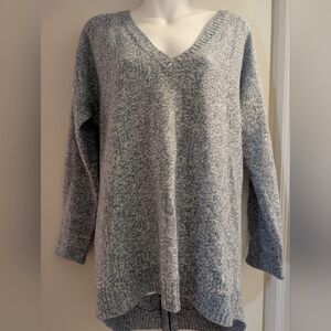 Love Scarlett Women's  V-Neck Sweater. Back Zipper. XL.